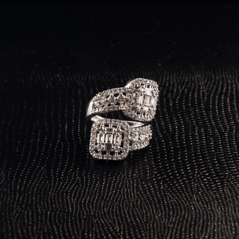 Two Faced AD White Gold Ring