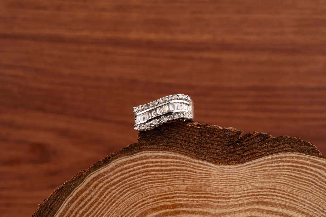 Band Style White Gold ring With Crystals