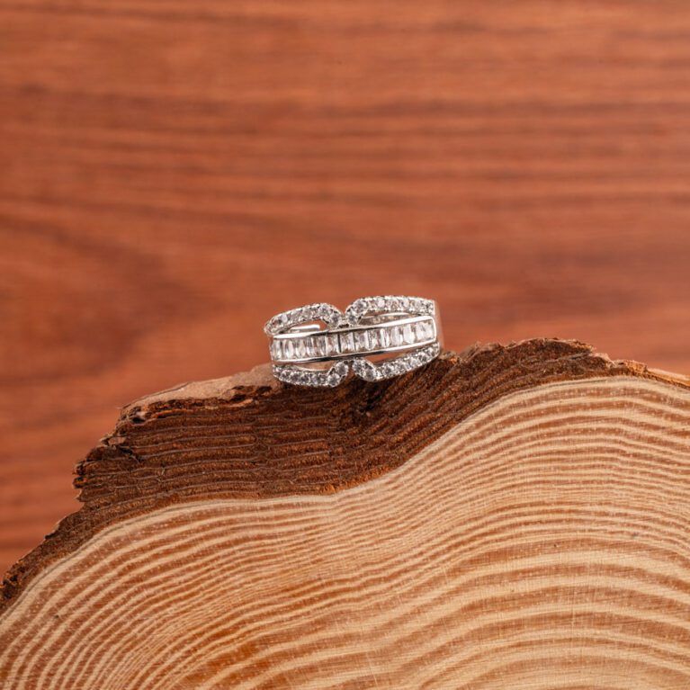 Band style White Gold AD ring with Crystals