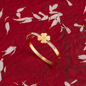 AD studded Flower Gold Sleek Bracelet