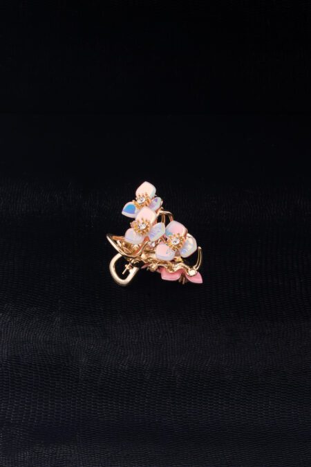 Sparkling Flower Designed Golden Clutcher