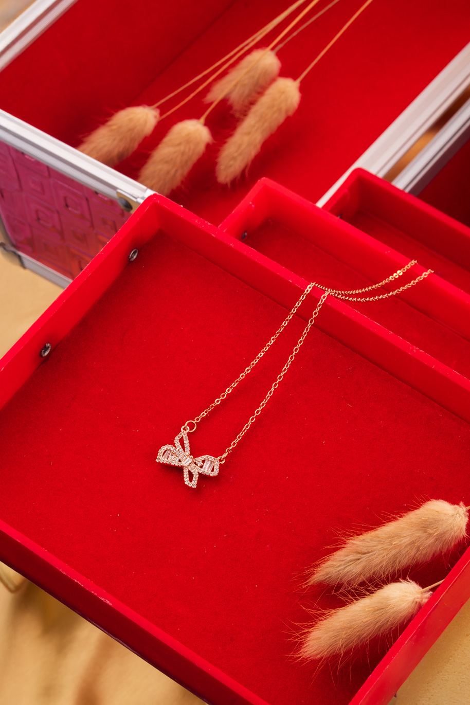 Bow Designed AD Necklace on Gold Chain