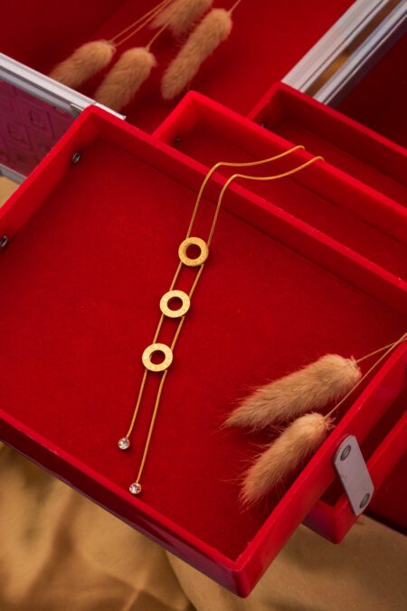 Minimal Gold Chain with Ring Design