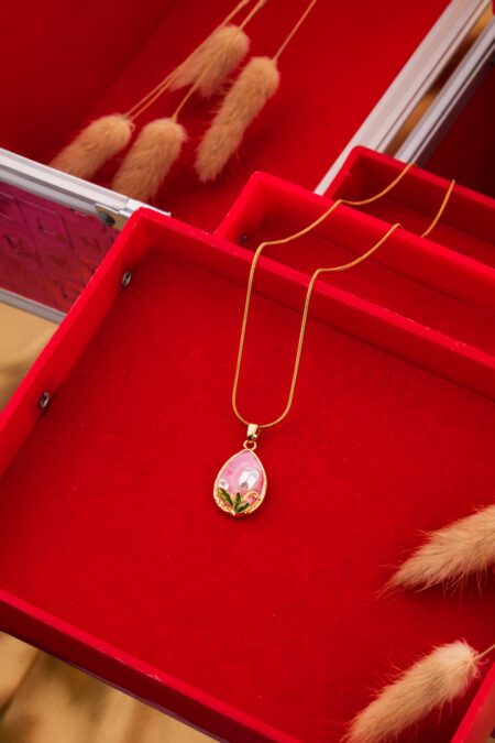 Minimal Gold Chain with Pink pendant