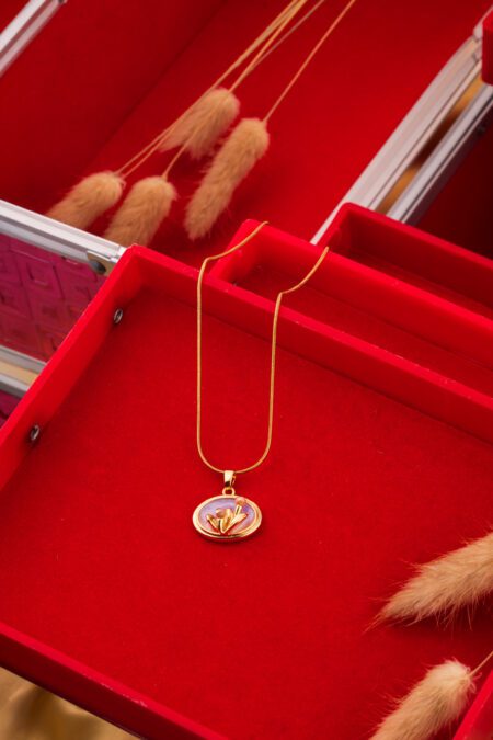 Minimal Gold Chain with Pink Pearl pendant