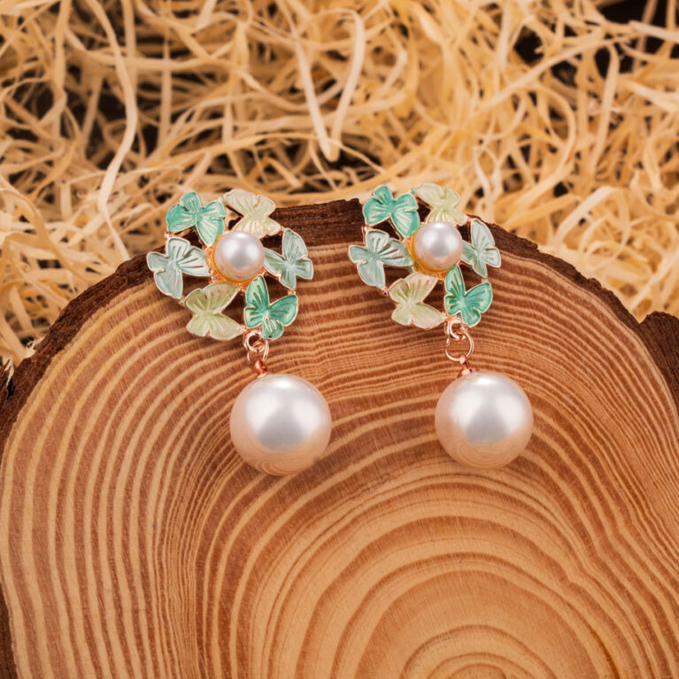 Mint Whisper Pearl Dangles