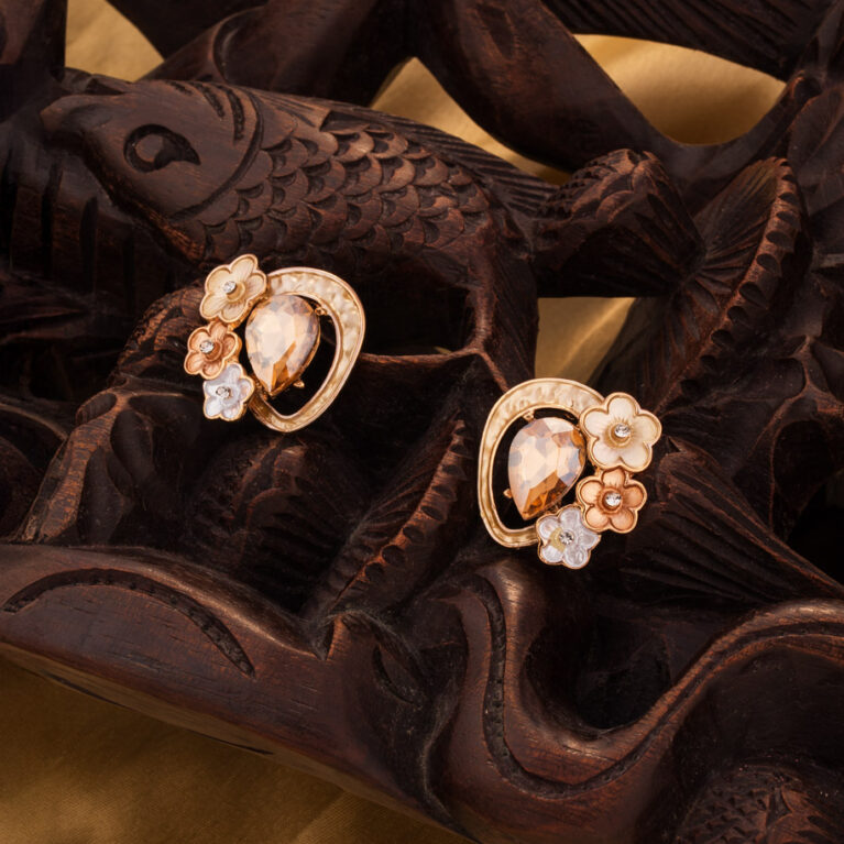 GOLDEN BLOSSOM GLOW EARRINGS